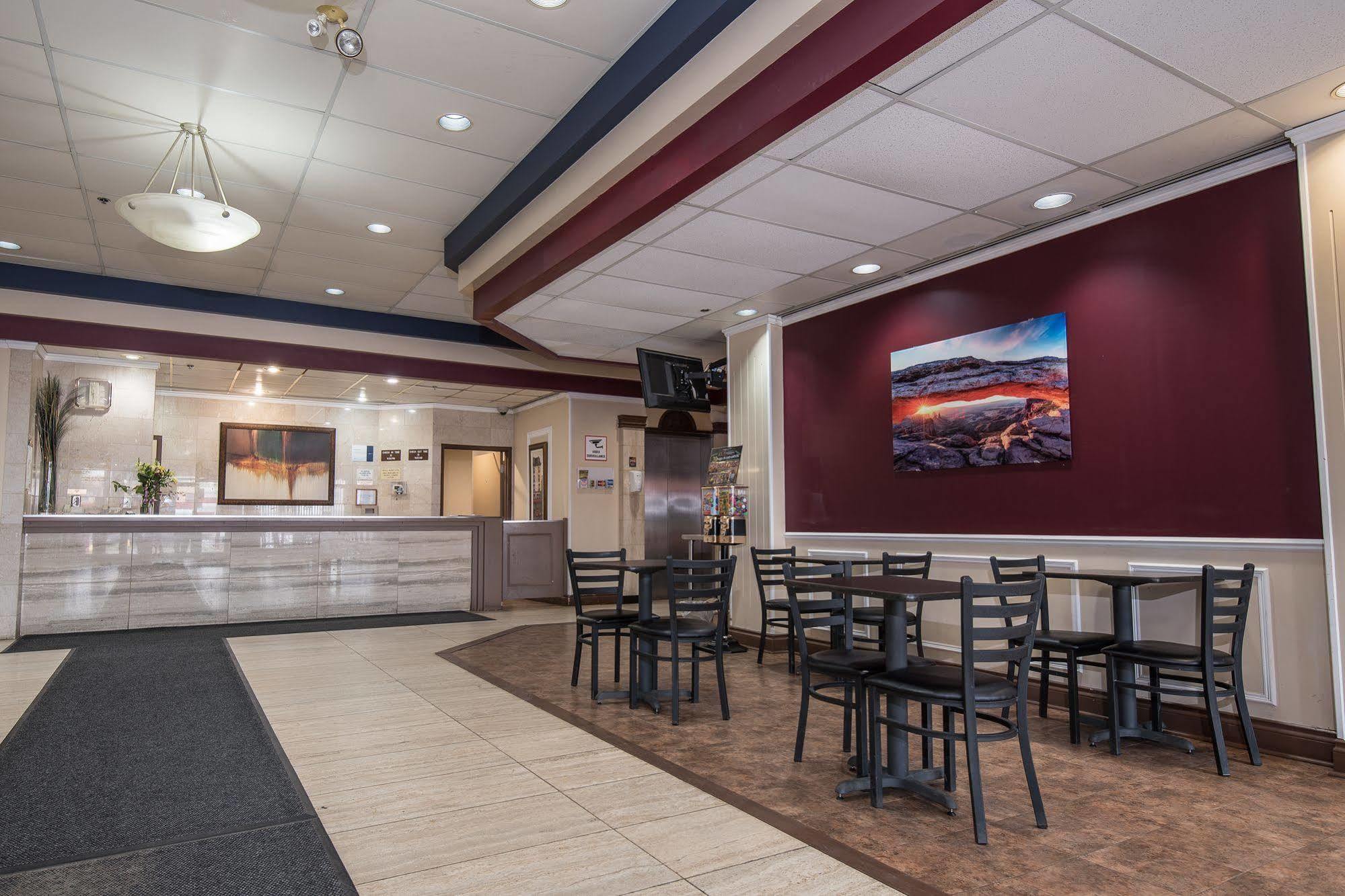 Argyll Plaza Hotel Edmonton Buitenkant foto